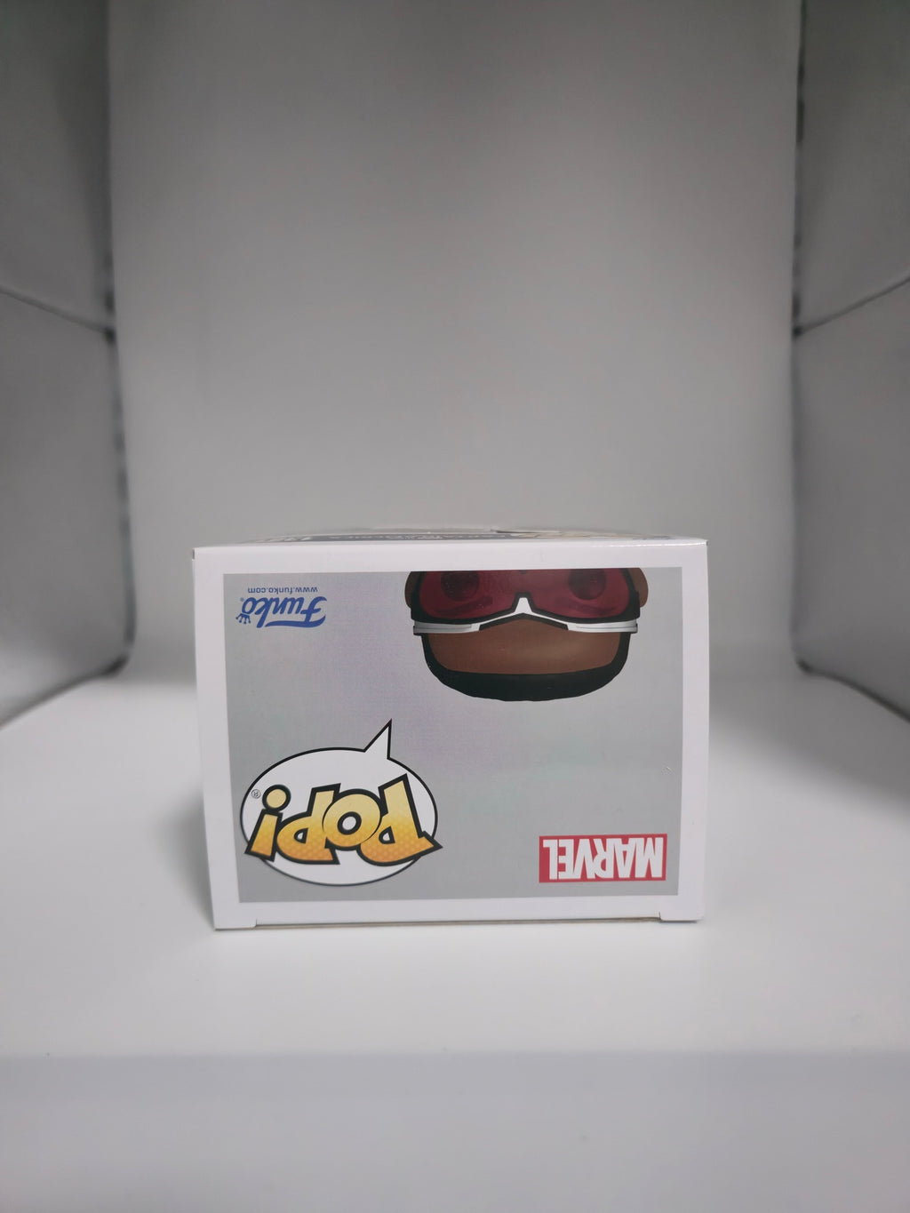 Captain America #1381 Funko Pop top of box
