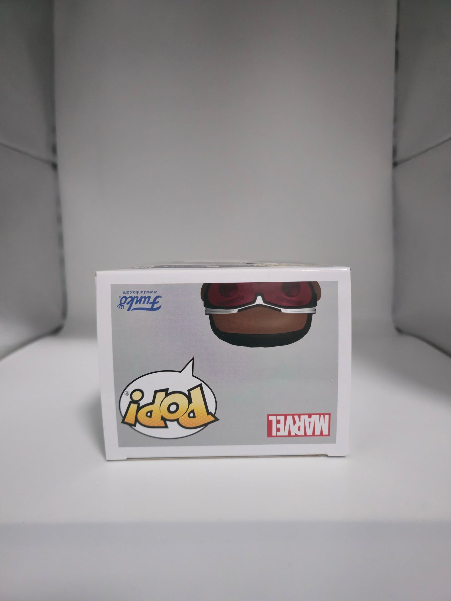 Captain America #1381 Funko Pop top of box