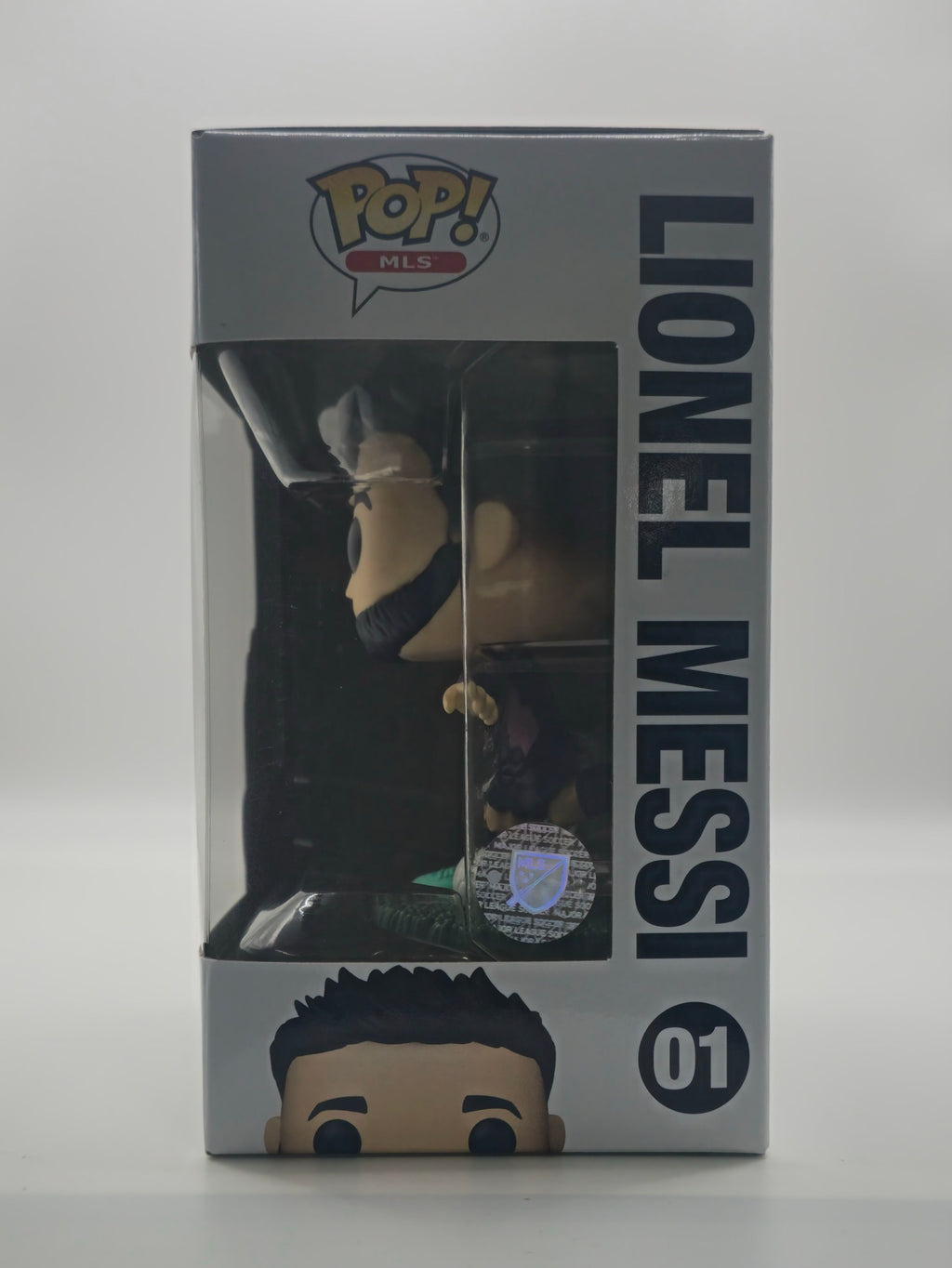 Funko Pop Lionel Messi #01 - side of box